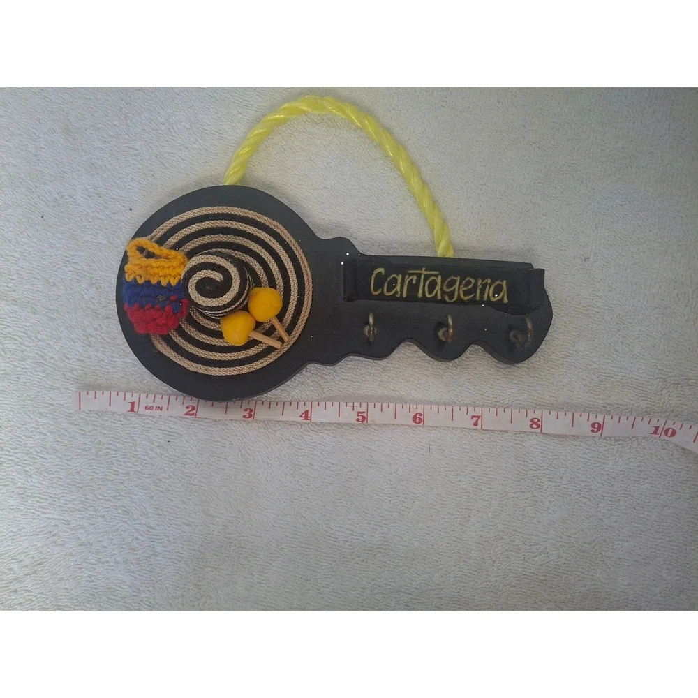 Cartagena Colombia Souvenir Wooden Key Holder Wall Mount Sombrero Vueltiao 8in